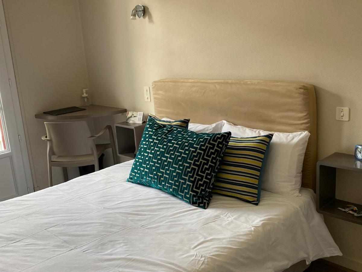 Hotel Juantorena サン・テティエンヌ・ド・バイゴリ エクステリア 写真